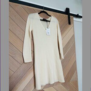 NWT Theory Dr. Royal Fashioned Long Sleeve V-neck 100% Merino Wool Sweater Dress